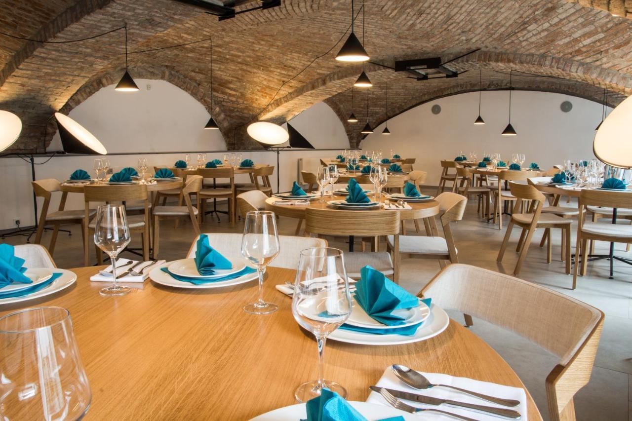Hotel Restaurant Na Navsi Ricany  Luaran gambar